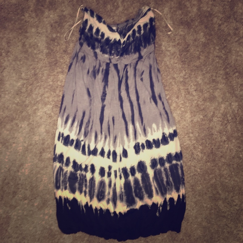 Tie dyed strapless dress